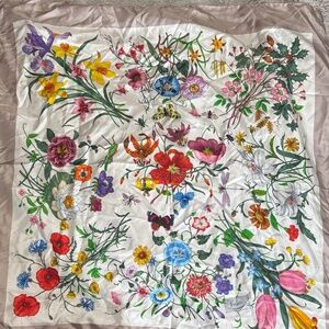 Gucci Scarf brand new never used